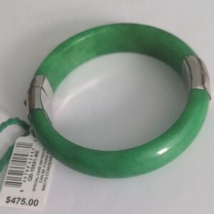 Macy's Genuine Green Jadite Bangle. NWT, Sterling Silver, Hinged, Security Chain